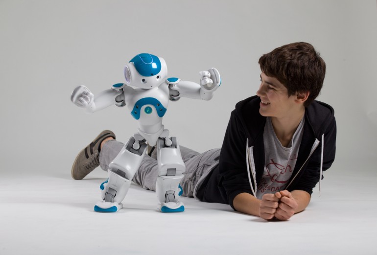 Робот следующего поколения NAO от компании Aldebaran Robotics стал умнее.