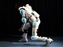 робот-экзоскелет