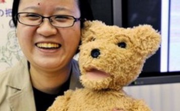 Со смартфоном вместо сердца мишка Тедди