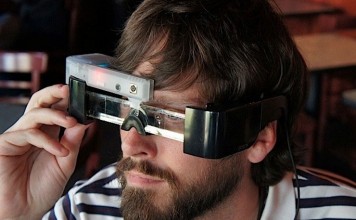 Google очки столкнулись нос к носу с конкурентом от Epson Moverio APX Labs