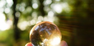 свет внутри кристалла