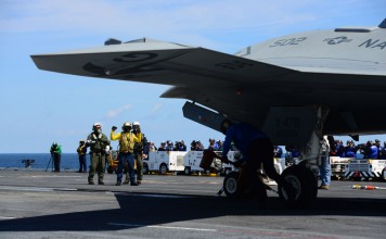 США завершили испытания беспилотного самолете будущего X-47B беспилотный самолет будущего X-47B