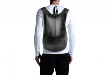 Черный рюкзак Fusion Ultimate принимает естественные изгибы тела fusion-ultimate