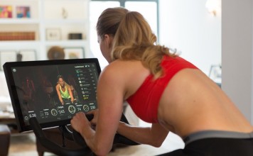 Велотренажеры Peleton помогут домашним пользователям оказаться в тренажерных классах peleton