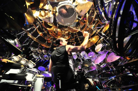 Крупнейший в мире набор барабанов