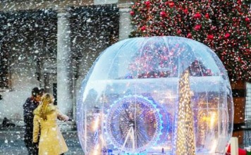 Снежный шар из ЛЕГО.