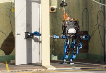 Разработка Google берет первое место на выставке DARPA Robotics Робот от Google