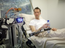 Программа RoboEarth позволила роботам обмениваться информацией Программа RoboEarth