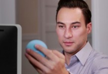 Новый myris позволяет заменить пароль сканированием сетчатки глаза myris