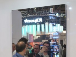 Toshiba предлагает новое интеллектуальное зеркало Multi Display in Black Mirror