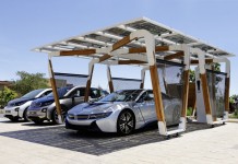 BMW i: концепция навеса для машины с модульными солнечными батареями bmw i solar carport