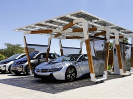 BMW i: концепция навеса для машины с модульными солнечными батареями bmw i solar carport