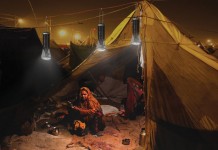 Infinite Light: светильник в бутылке, работающий от солнечных батарей infinite light