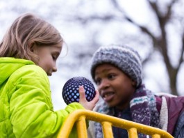 Hackaball учит детей программированию посредством творческой игры (видео) hackaball