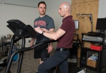 Автоматизированная беговая дорожка приспосабливается к скорости бега ее пользователя automated-treadmill