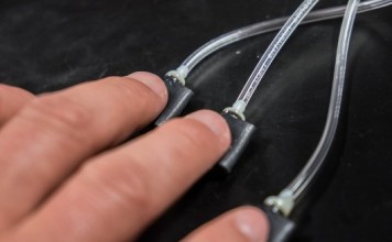 Осязательные перчатки Omni позволяют геймерам чувствовать виртуальные объекты (видео) omni