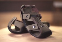 Обувь, Которая Растет, для детей бедных стран прослужит в течение многих лет shoe-that-grows