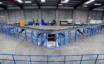 Facebook расширит доступ в Интернет оборудованными лазером дронами (видео)