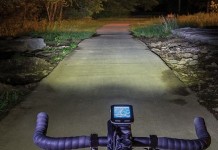 Велосипедная фара Varia Garmin светит дальше, если Вы едете быстрее garmin