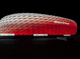 Стадион мюнхенской Баварии полностью обернут светодиодным фасадом