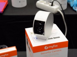 Камера видеонаблюдения Myfox наблюдает за домом, уважая право на частную жизнь