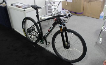 COTLO Smart Bike знает, когда автомобили оказываются сзади него