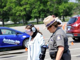 Разработан костюм имитирующий наркотическое опьянение