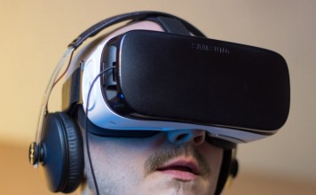 Samsung запустил серийное производство очков виртуальной реальности