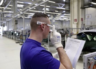 Работники Volkswagen теперь работают с Google Glass