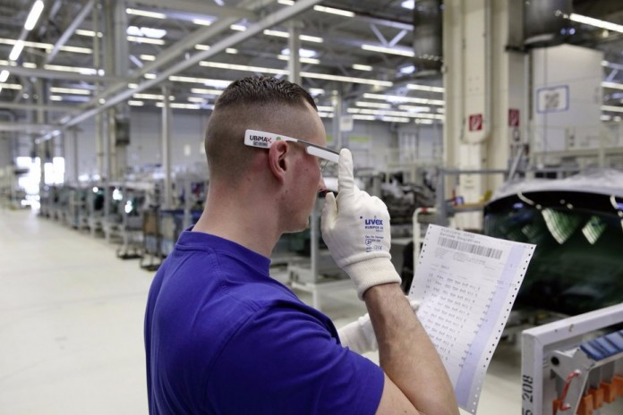 Работники Volkswagen теперь работают с Google Glass