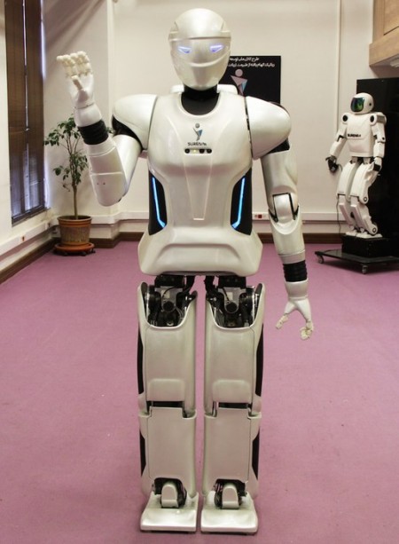 Тегеранский институт представил самостоятельного робота-гуманоида
