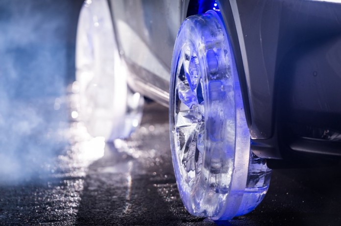 Lexus представил новую модель NX с шинами из льда