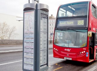 В Лондоне появились первые табло с электронными чернилами