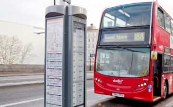 В Лондоне появились первые табло с электронными чернилами