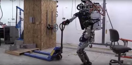 Разработан самообучающийся робот-уборщик