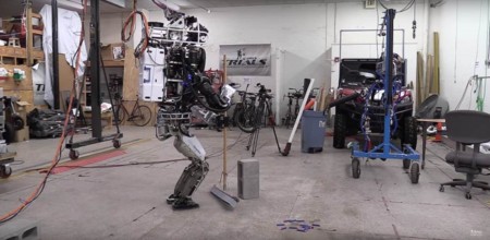 Разработан самообучающийся робот-уборщик