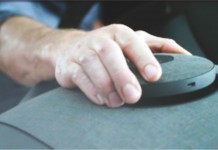 В Harman создали портативный автомобильный динамик