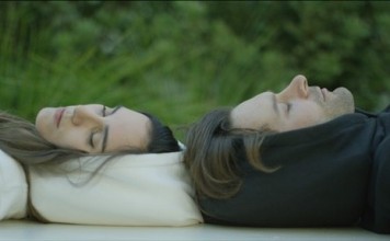 Разработана толстовка-спальник от hypnos