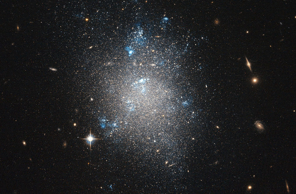 hubble-dwarf-galaxy-660x433-1301141