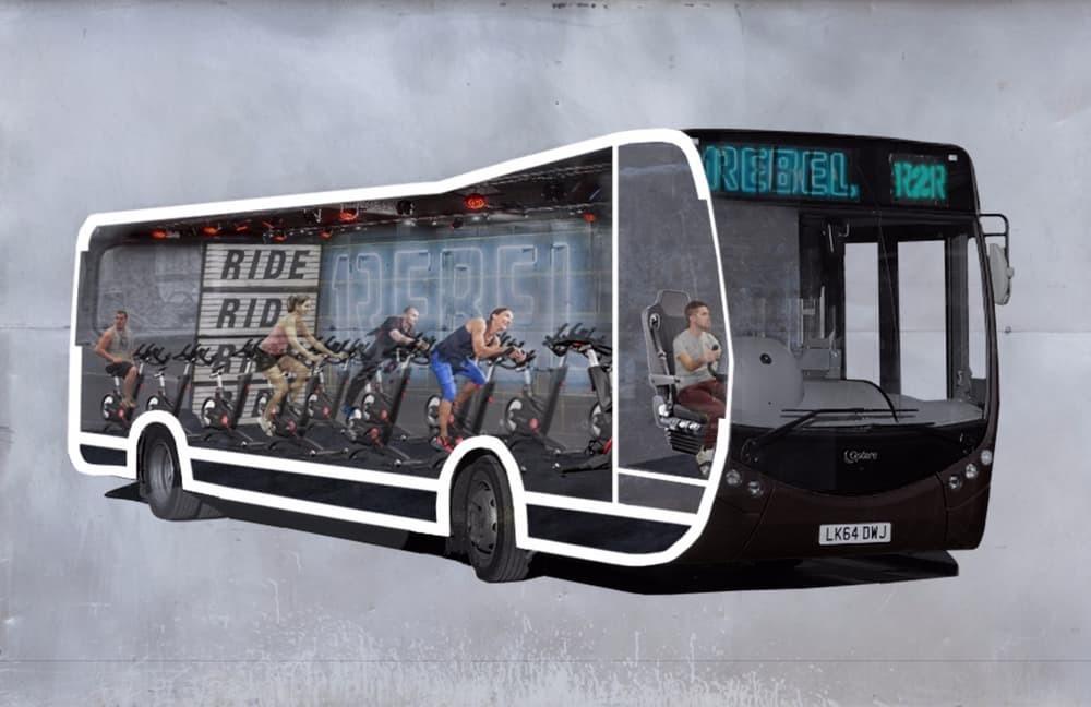 Лондонских рабочих будут перевозить автобусы-тренажерки