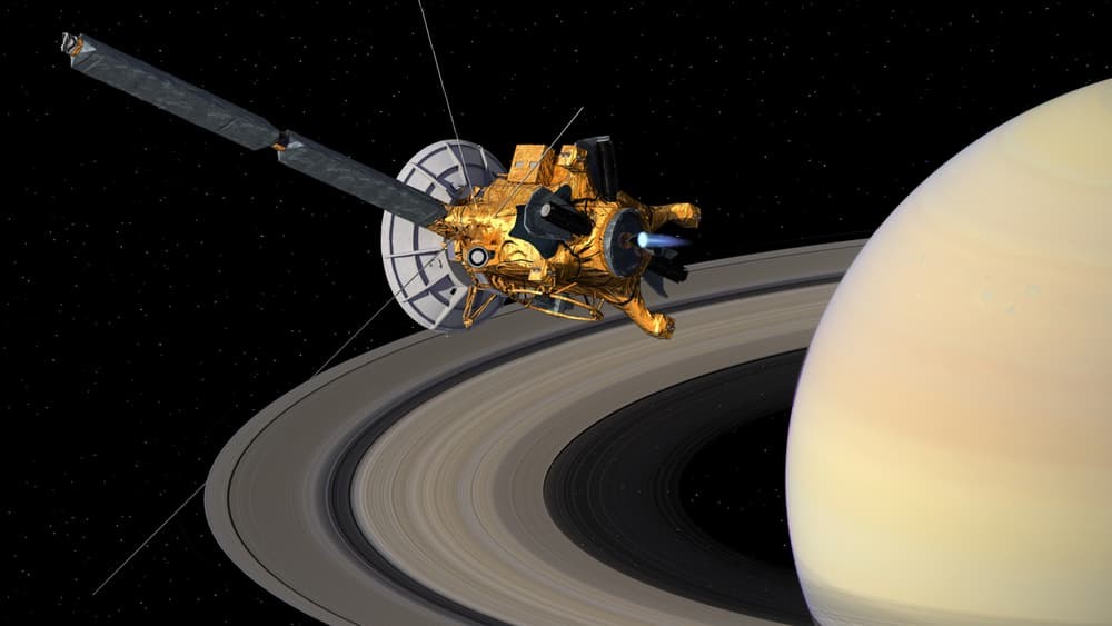 Получены новые снимки полярного шторма на Сатурне 