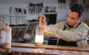 На Kickstarter представили удивительный настольный светильник