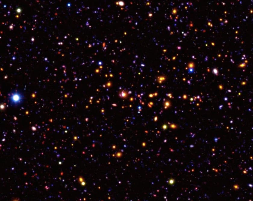 Астрономы нашли скопление древнейших галактик