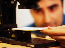 Создано устройство для чтения закрытой книги