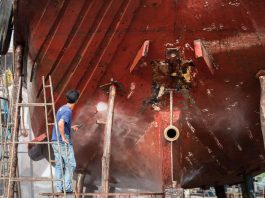 Исследователи нашли материал избавляющий суда от моллюсков