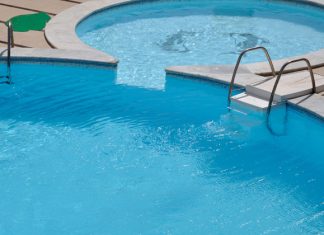 Чистка бассейна проверенными средствами Чистка