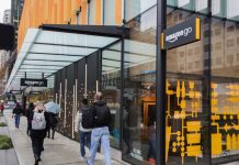 Amazon откроет первый супермаркет без очередей