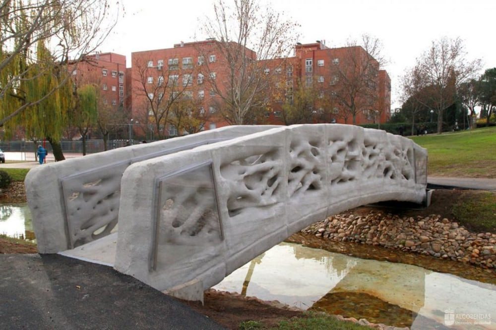 Построен первый 3D-печатный пешеходный мост