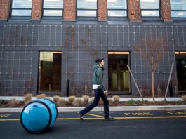 Разработан бытовой грузовой робот Gita