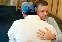 Выжившему после попытки суицида пересадили лицо самоубийцы
